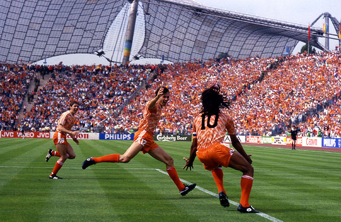 Van Basten marca um golo inesquecível na final do Euro 1988 (foto: CC / Eredivisphera)