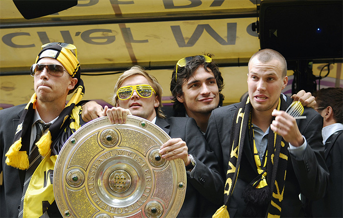 Hummels (3º a contar da direita) dificilmente viverá novamente momentos destes pelo Dortmund nos próximos tempos (foto: S. Flor /WC)