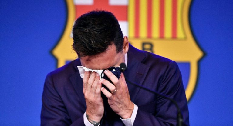 Opinião | Nem de borla Messi salvaria o Barça, mas o Futebol tarda em acordar